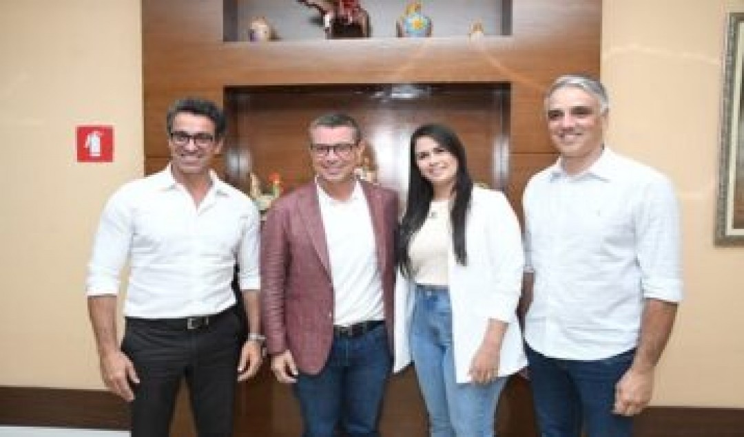 governador-mitidieri-apresenta-novos-nomes-para-equipe-de-saude-foto-governo-do-estado-de-sergipe-04-01-2023-357x210_febd354e5eb77989d320f9b2459b.jpg