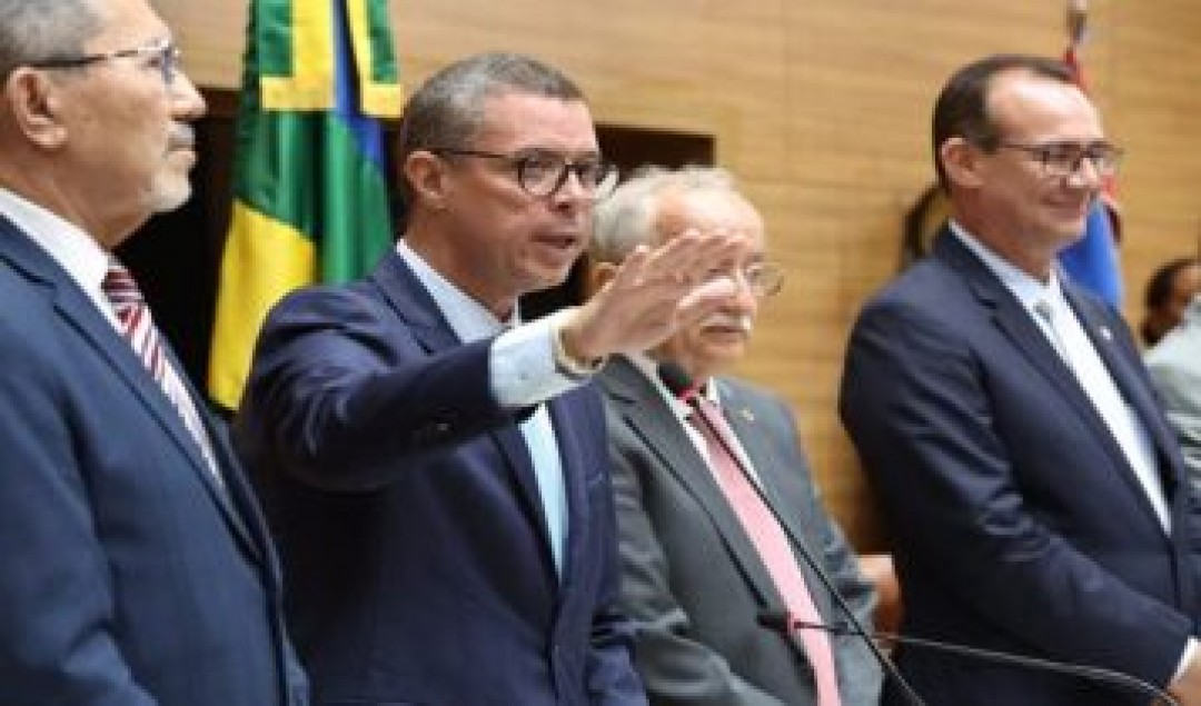 posse-fabio-mitidieri-governador-foto-cesar-oliveira-010123-357x210_0df781ddc6361fd6a0c6a8.jpg
