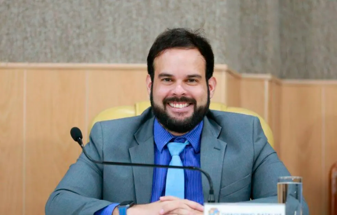 thiaguinho_373534efa59100b10b2999.png